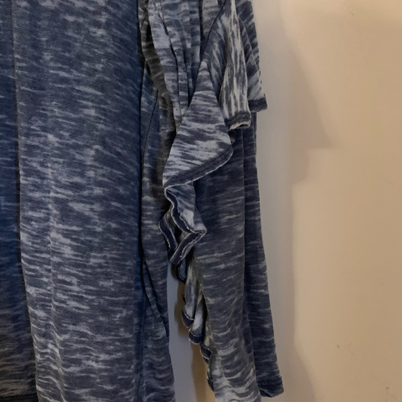 Grey Long Ruffle Sleeves - Picture 2 of 4